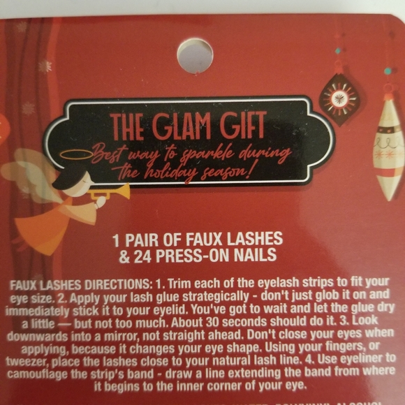 Set Of 24 Press On Christmas Nails and 1 Pair of Sparkly Faux Lashes - Picture 3 of 4
